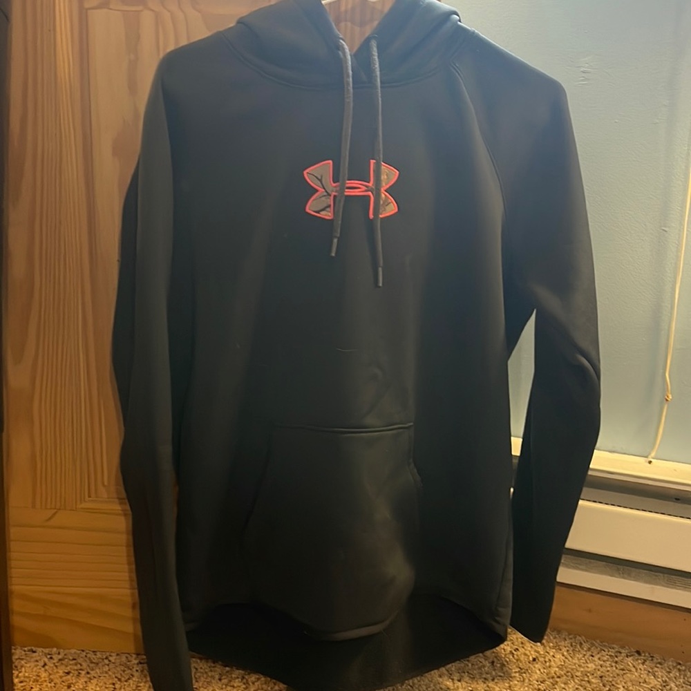 Under Armor Sweatshirt